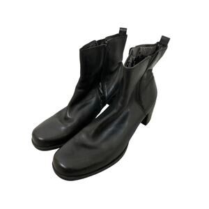 Clarks Black Leather Ankle Booties Women’s Size 9 Comfort Casual Boots Edgy Goth